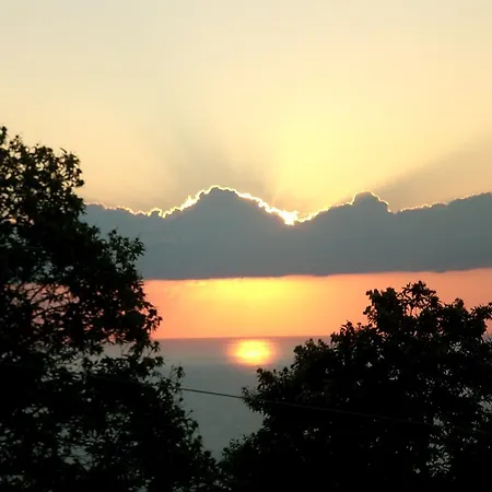 Konukevi Panos Áyios Dhimítrios