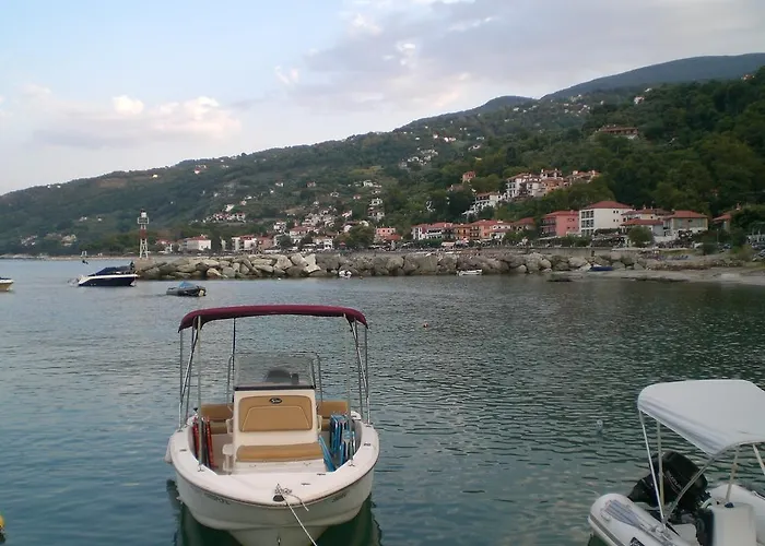 Πανσιόν Panos Áyios Dhimítrios